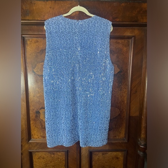 EUC Stine Goya- Isha Tunic in Color Hydrangea. Size M - Picture 3 of 9